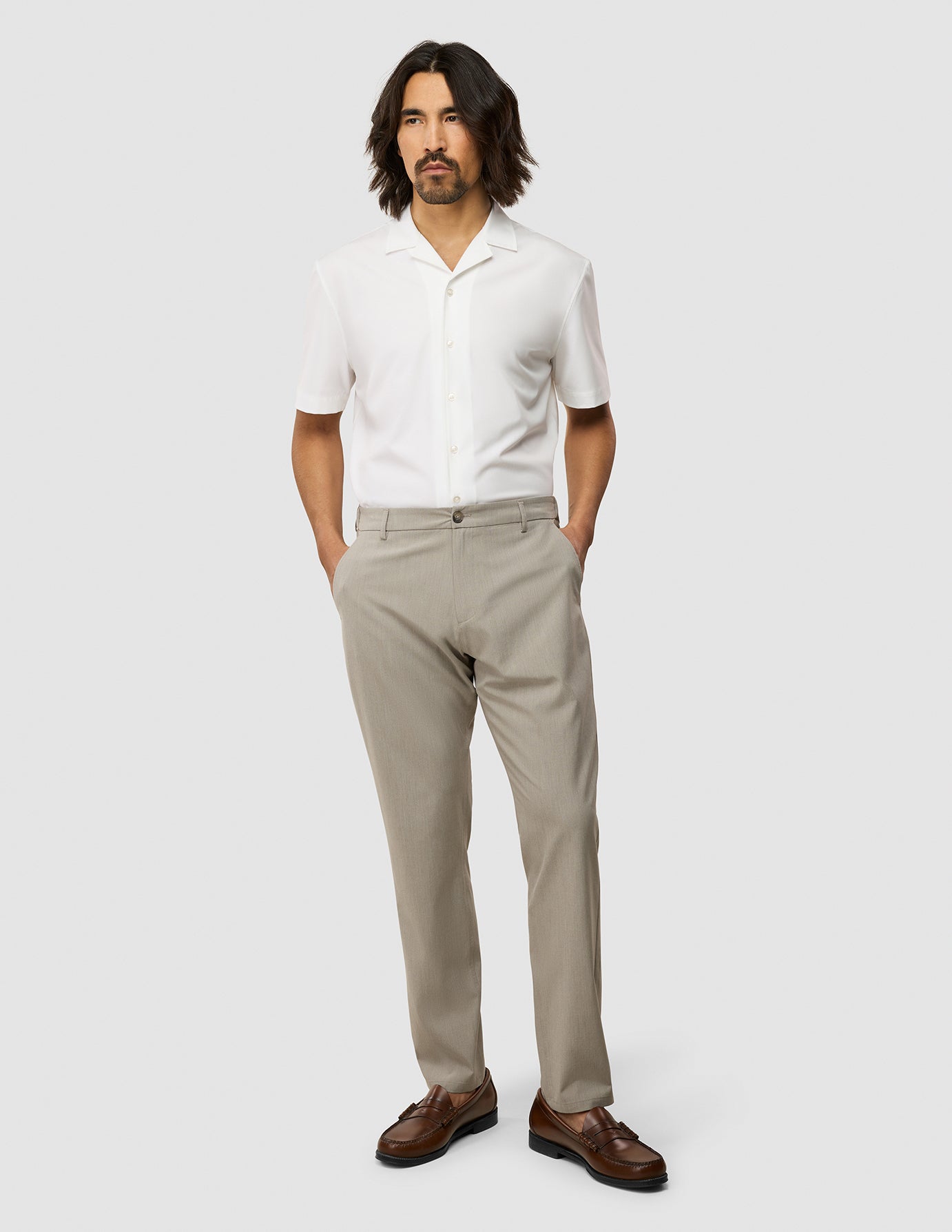 Pantalones elásticos Juan de color beige crudo