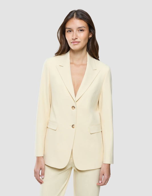 Traje Yolanda de corte entallado, amarillo brumoso