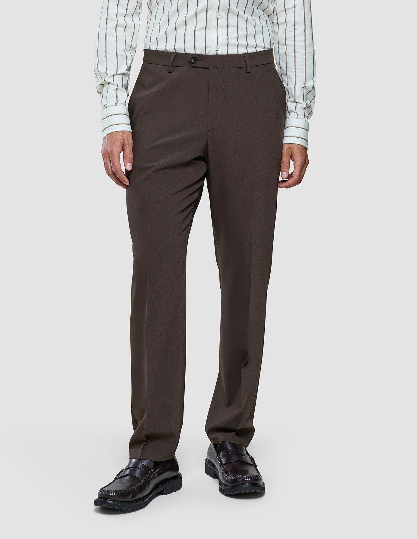 Traje de lana técnica, color marrón cacao