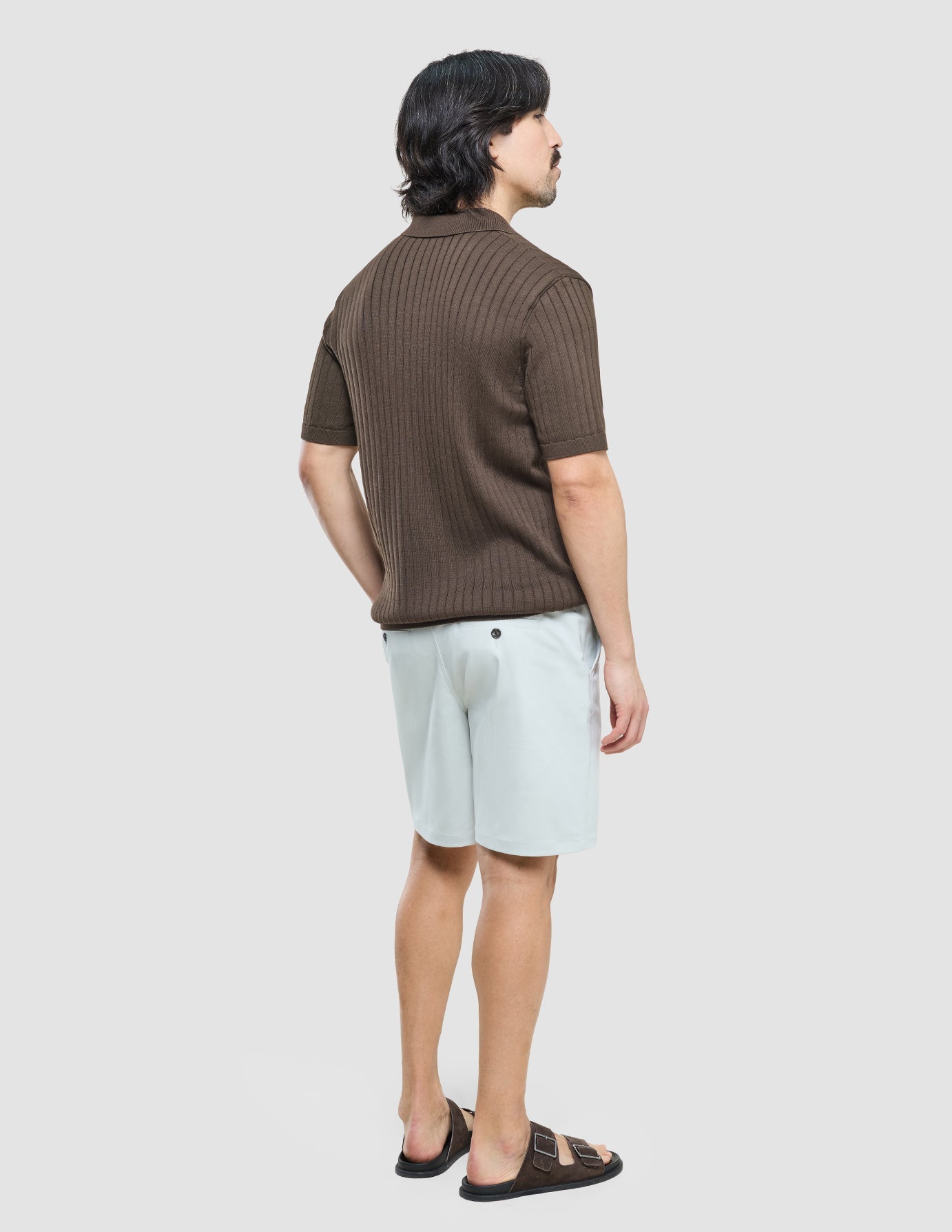 Polo de punto de manga corta con cuello en V, Marrón oscuro